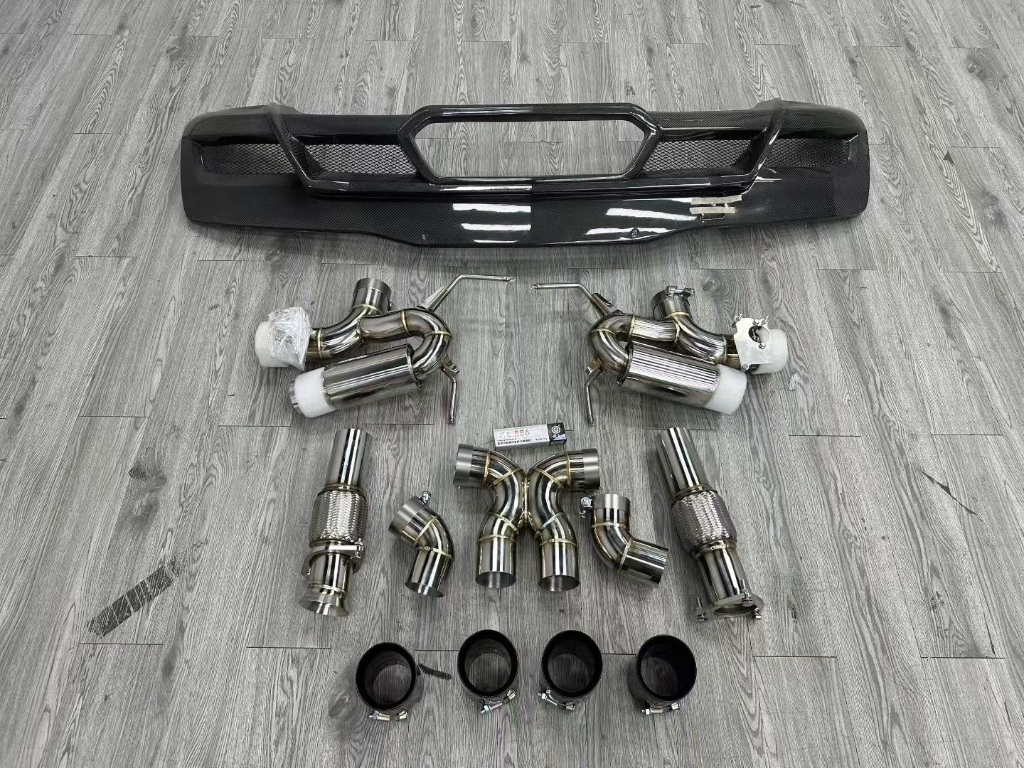 Chevrolet Corvette C8 Z06-Style Carbon Fiber Rear Diffuser & Quad Center-Exit Exhaust