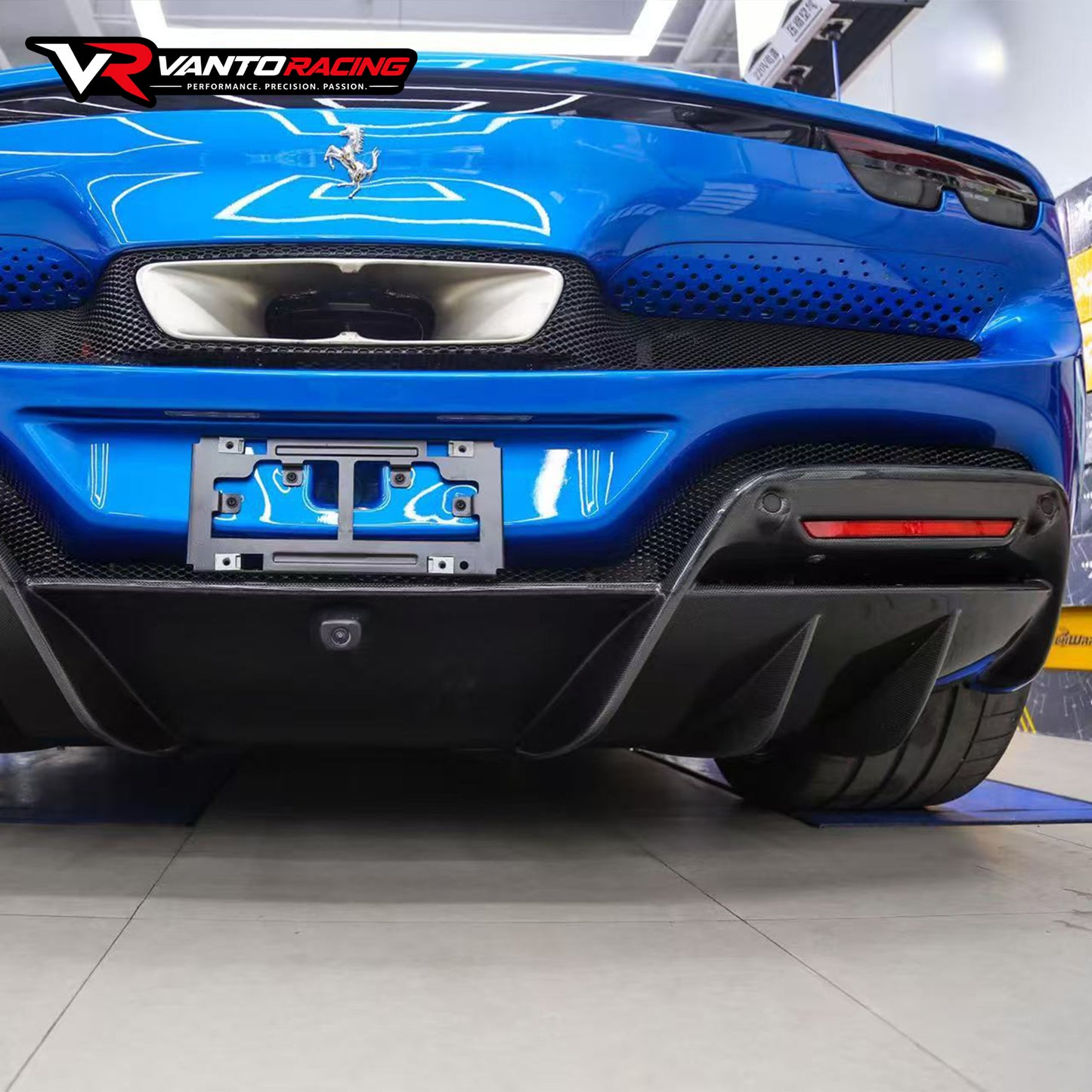 Kit Badan Gentian Karbon Ferrari 296 GTB — Lip Hadapan, Skirt Sisi & Pembaur Belakang