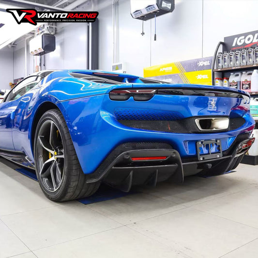 Kit Badan Gentian Karbon Ferrari 296 GTB — Lip Hadapan, Skirt Sisi & Pembaur Belakang