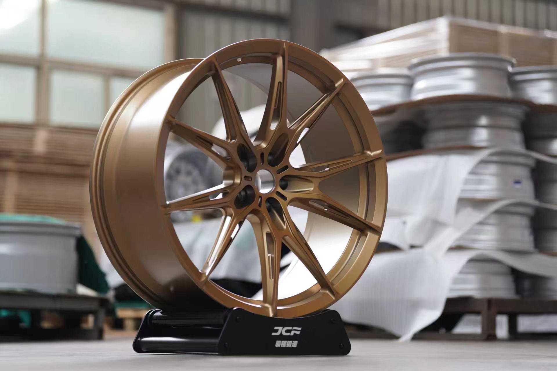铝合金锻造轮毂，支持任意车型个性化定制18-24英寸