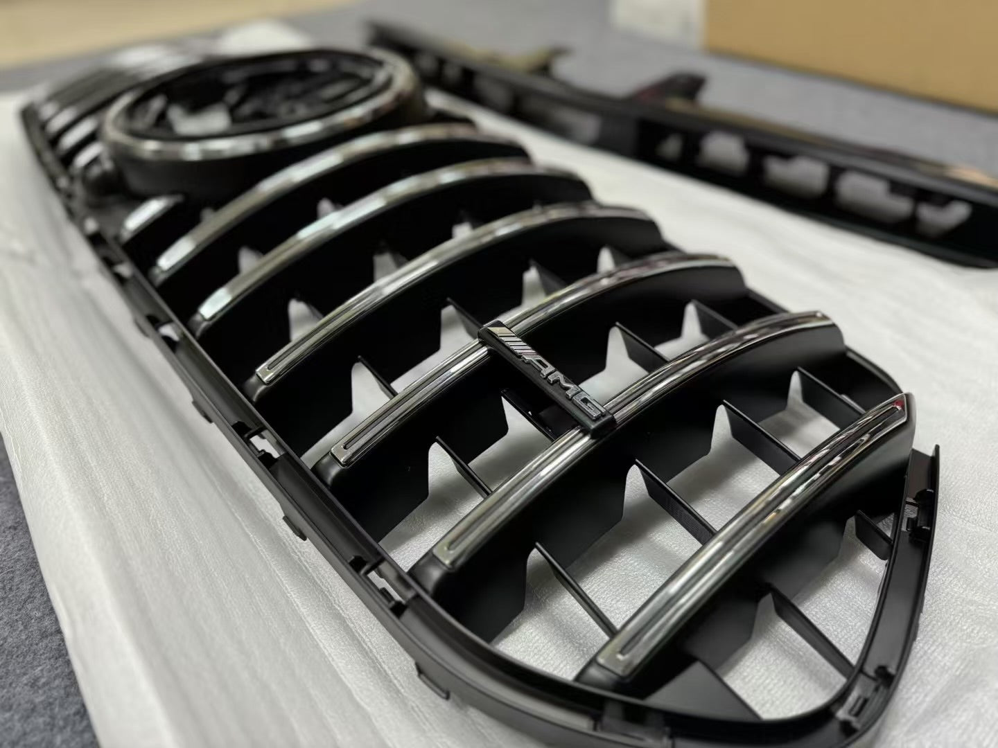 Mercedes-Benz X167 GLE OEM-Replica Front Grille Upgrade