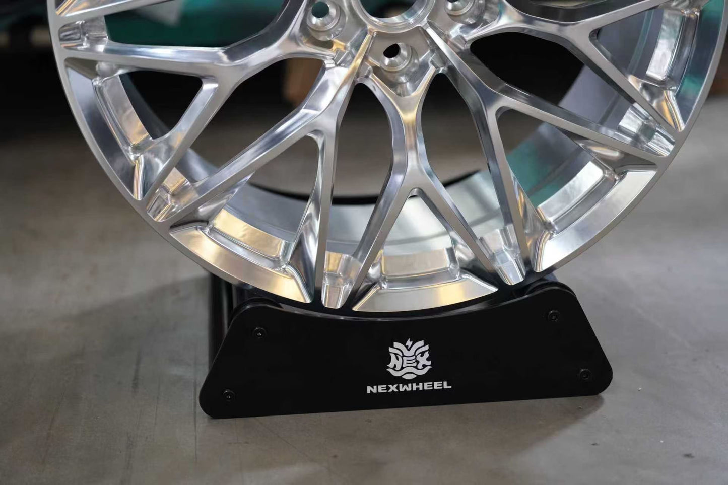Custom Forged Aluminum Wheels – 18 to 24 Inch, Any Vehicle