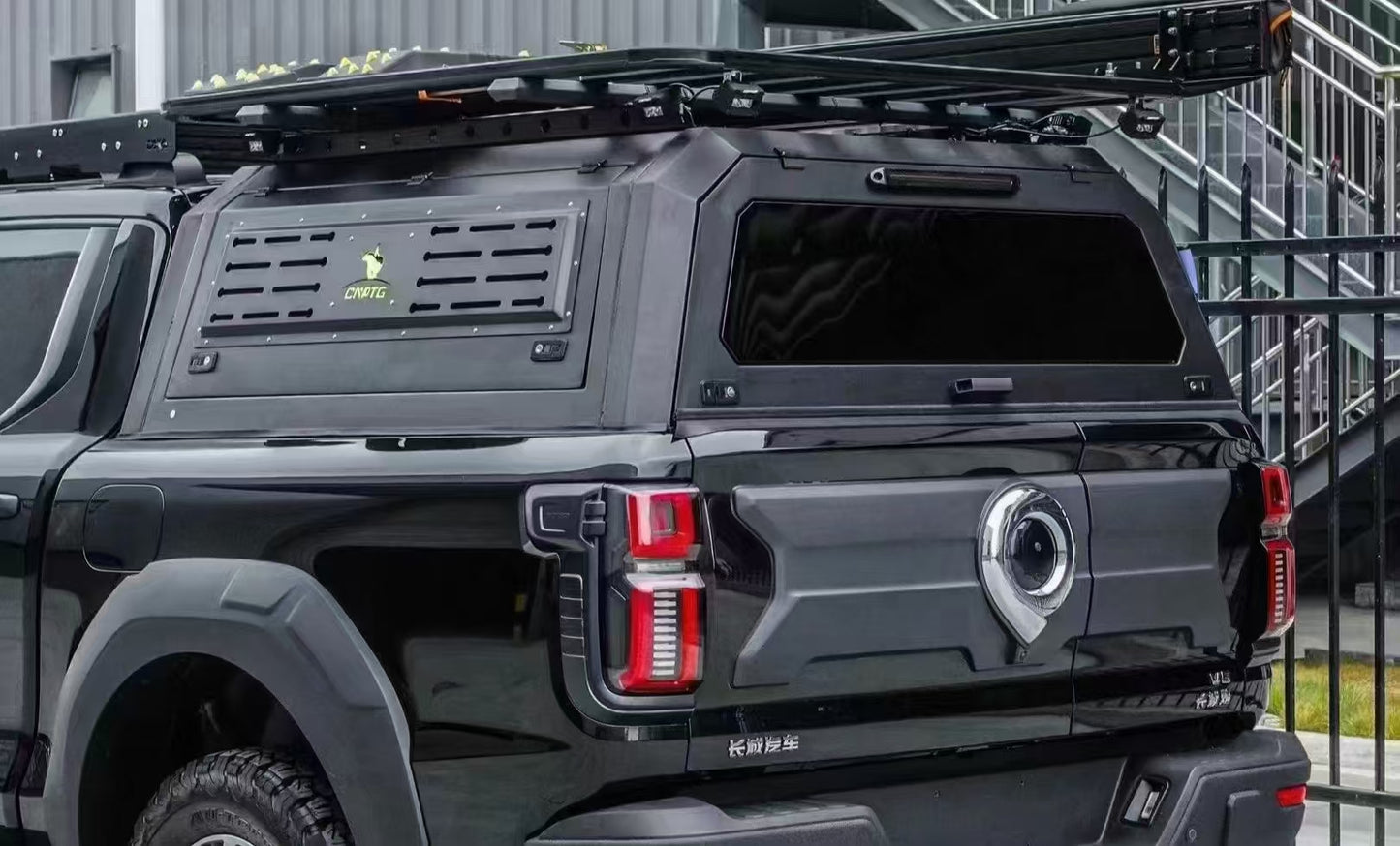Pickup Truck Aluminum Tonneau Cover | Hard Lid & Hydraulic Flat Cap with Roof Rack Options