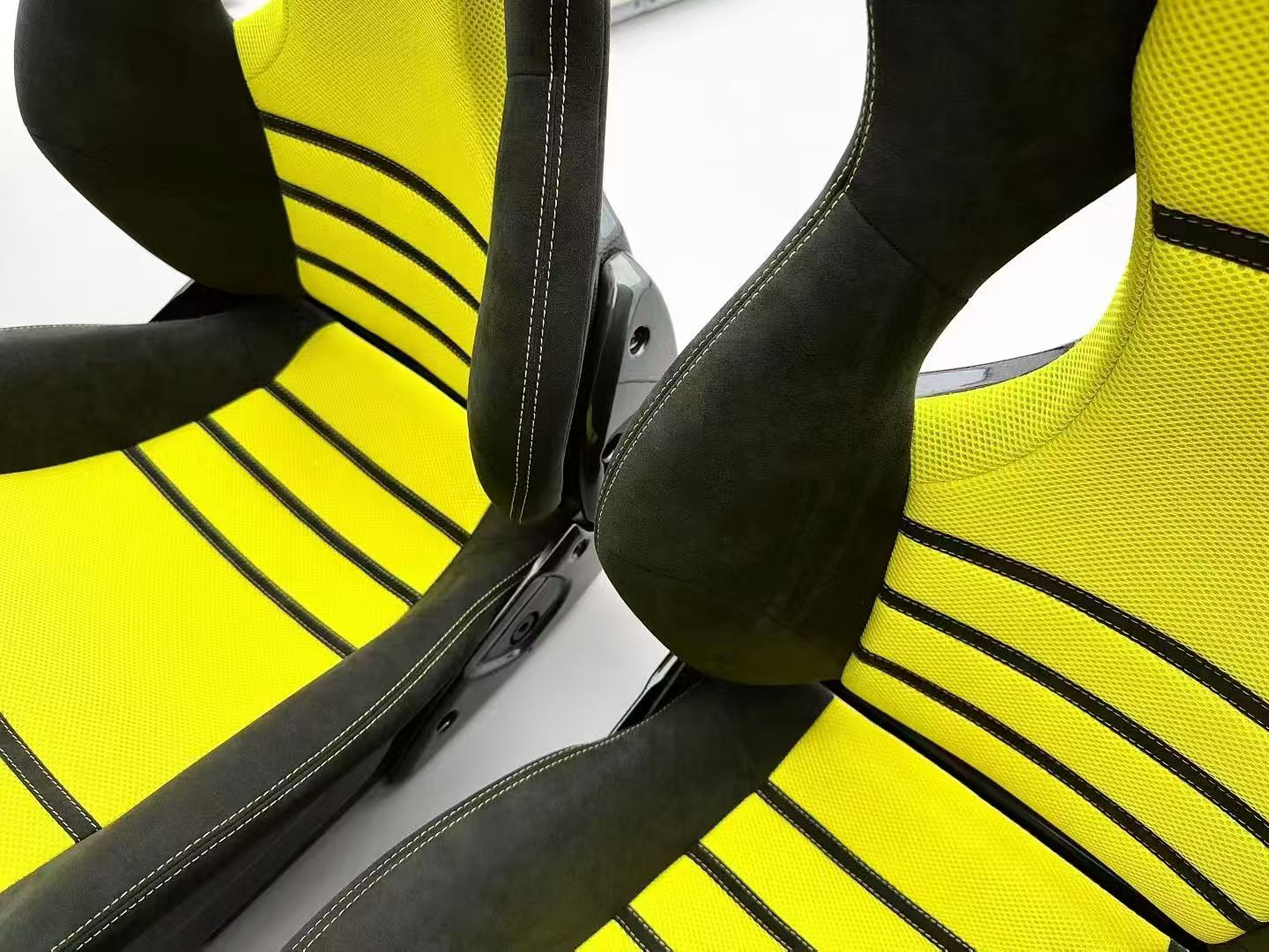 Lightweight Dry Carbon Fiber Racing Seat | Universal Fit & Ferrari Dedicated Models