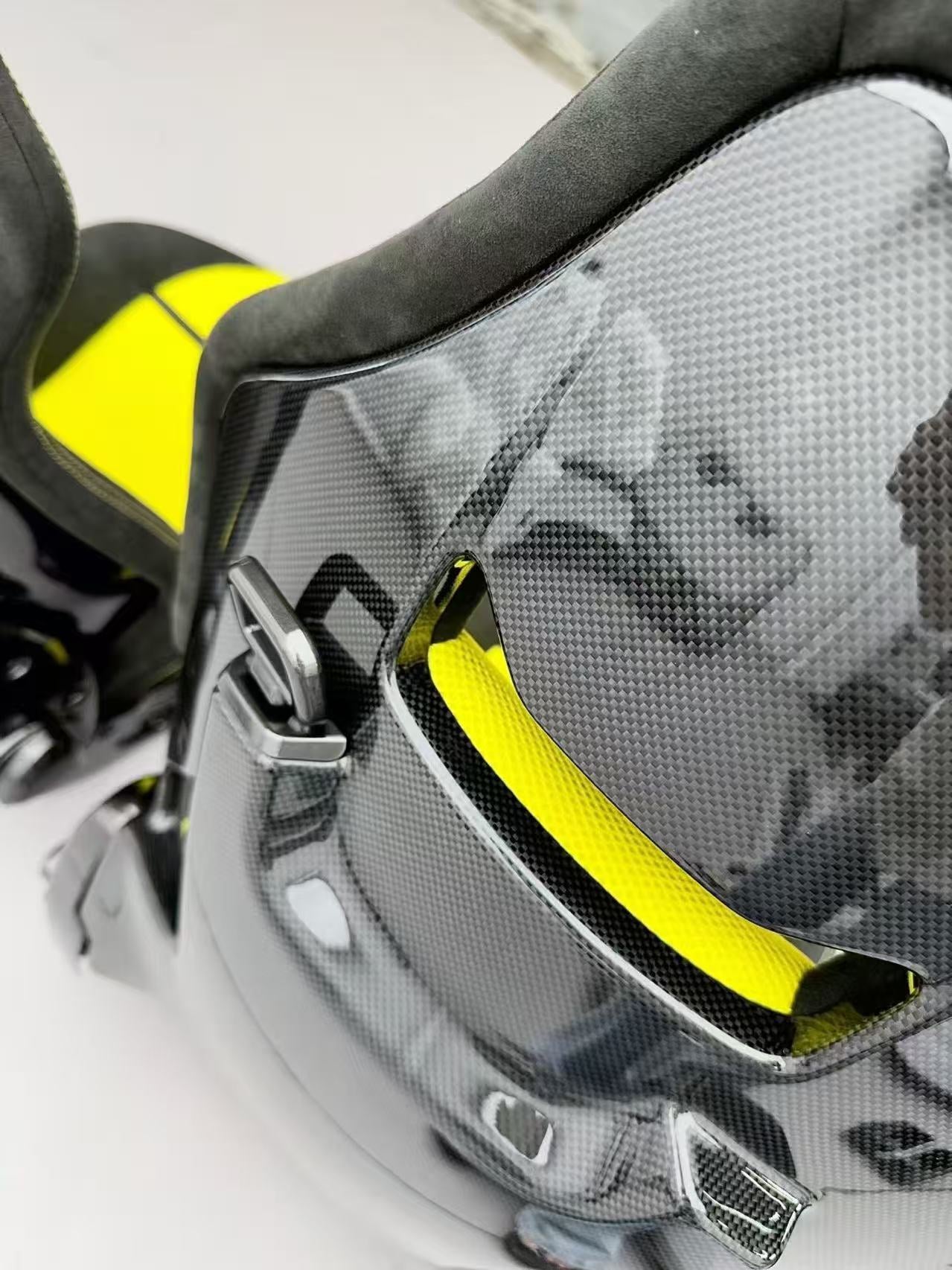 Lightweight Dry Carbon Fiber Racing Seat | Universal Fit & Ferrari Dedicated Models