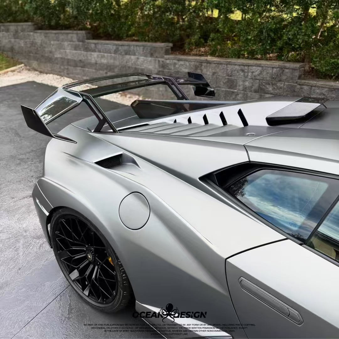 ปีกหลังขนาดใหญ่ Lamborghini STO คาร์บอนไฟเบอร์แบบแห้ง