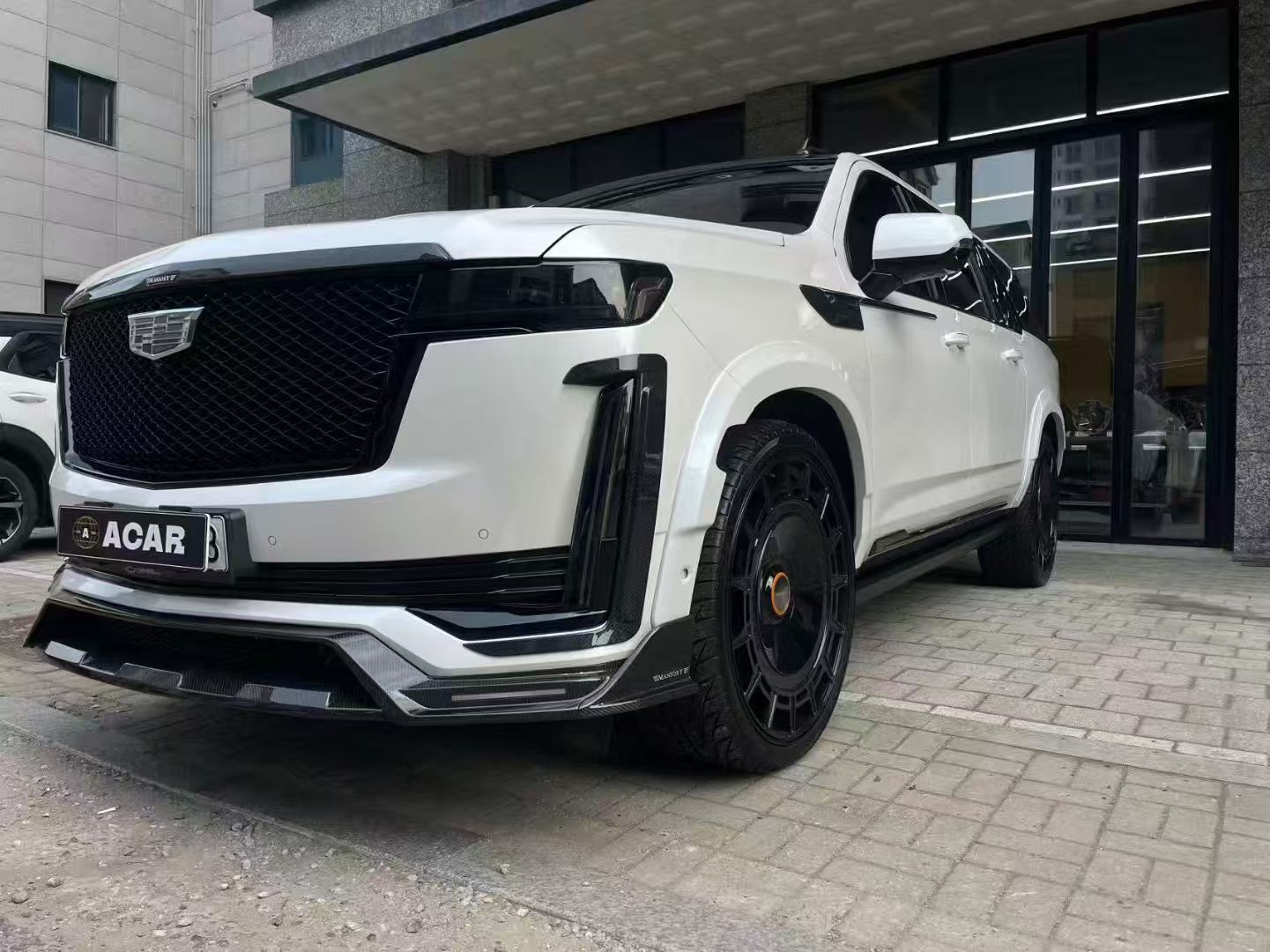 Kit Badan Penuh M-Style Gentian Karbon Kering Cadillac Escalade