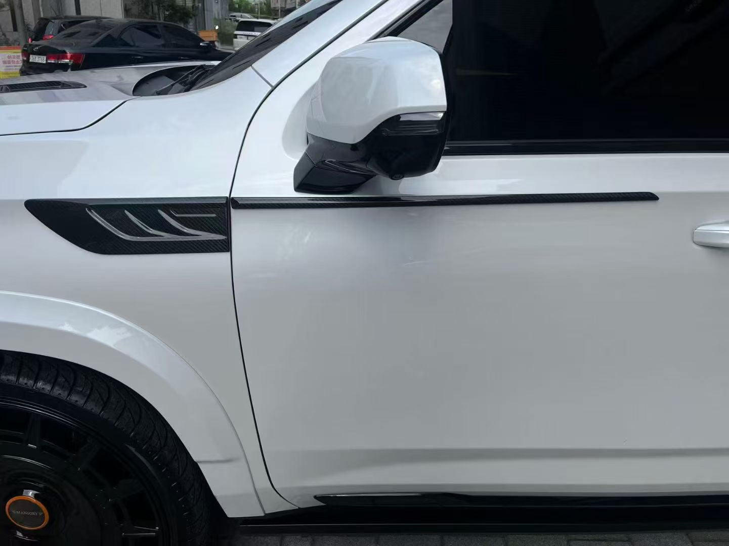 Cadillac Escalade Dry Carbon Fiber M-Style Full Body Kit