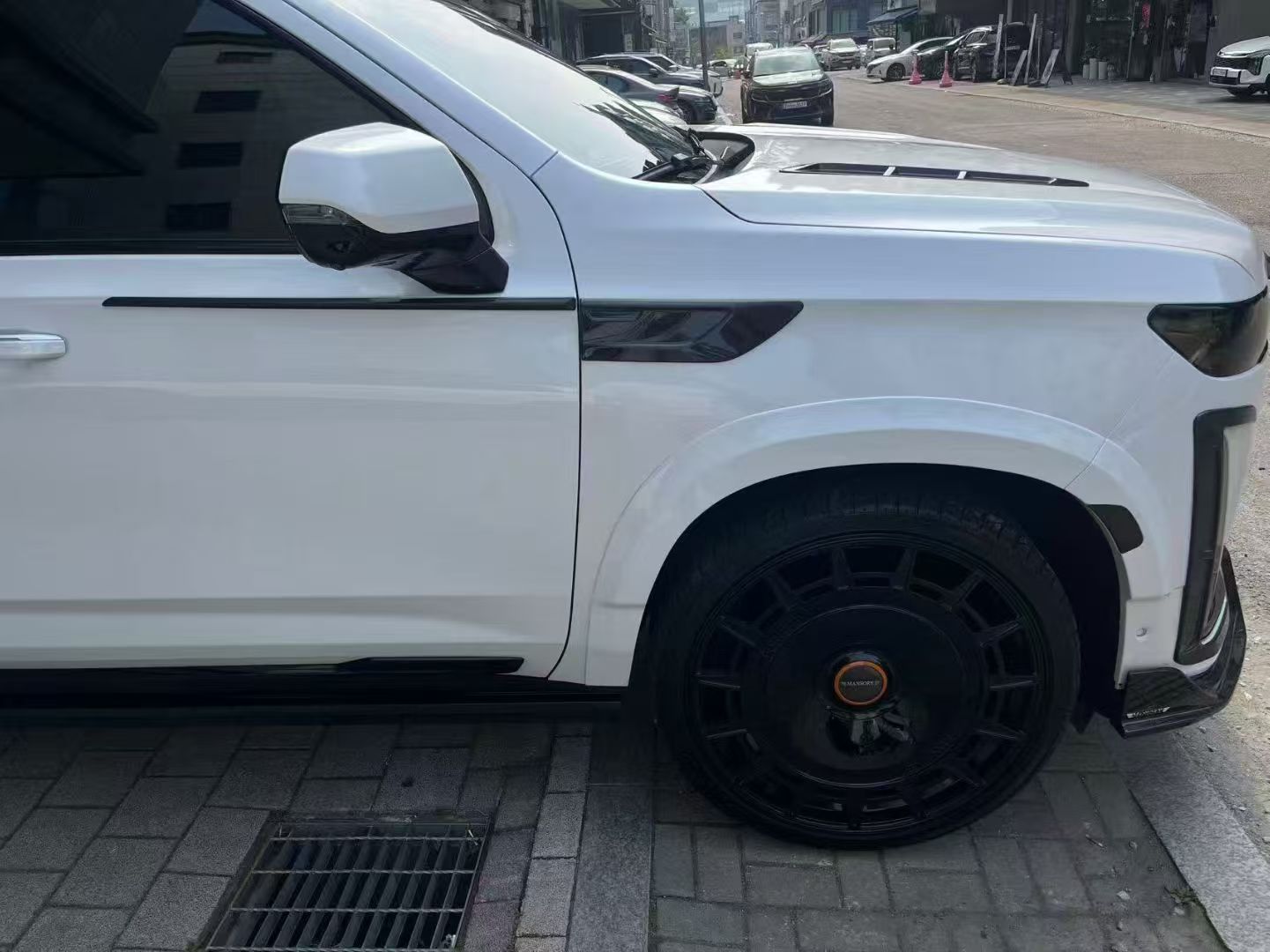 Cadillac Escalade Dry Carbon Fiber M-Style Full Body Kit