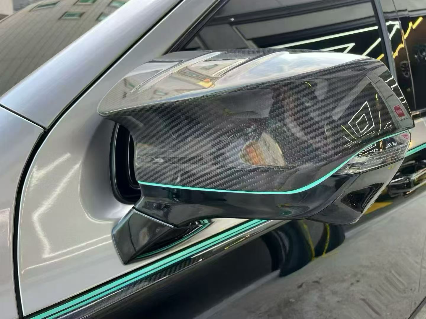 Kit Badan Penuh M-Style Gentian Karbon Kering Cadillac Escalade