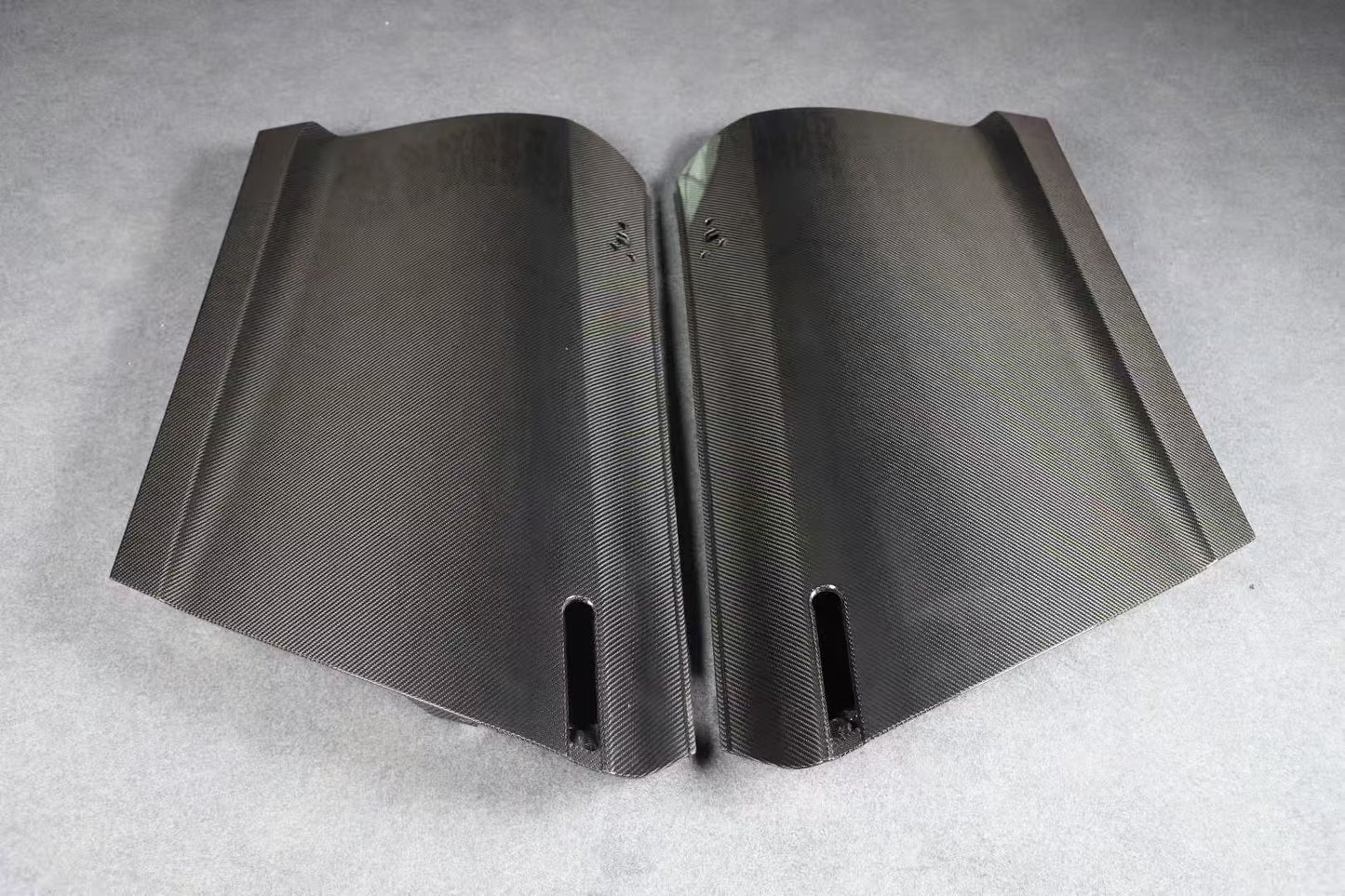 Nissan GT-R R35 Dry Carbon Fiber Body Kit – Doors, Hood, Fenders & Mirror Caps