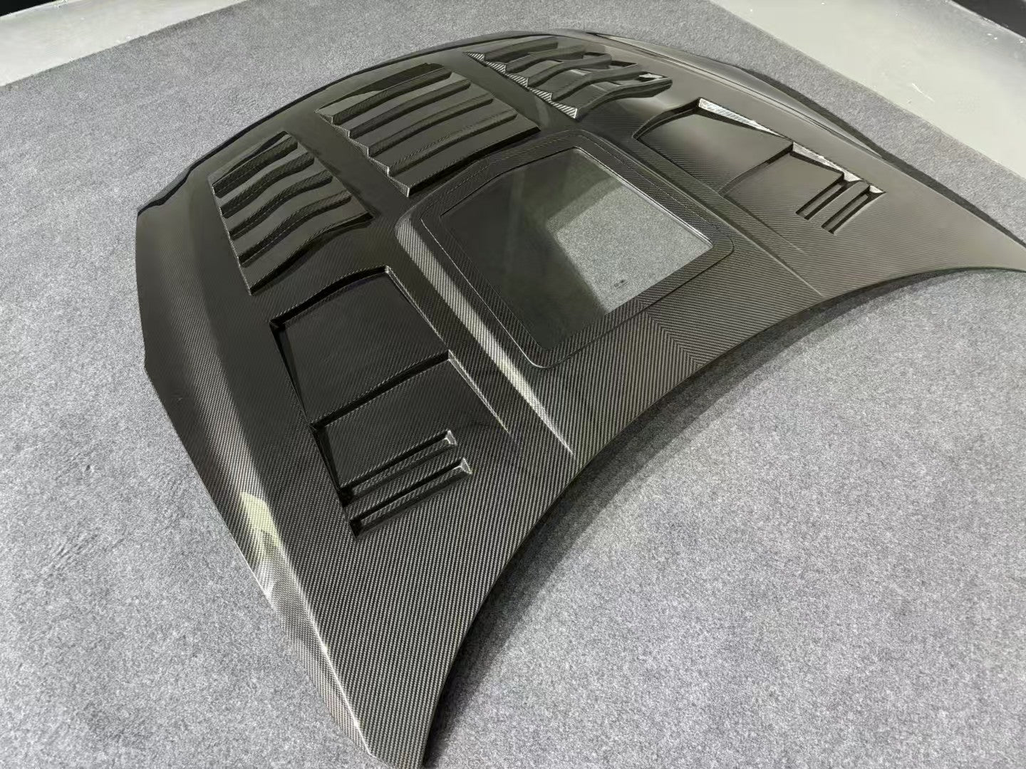 Nissan GT-R R35 Dry Carbon Fiber Body Kit – Doors, Hood, Fenders & Mirror Caps